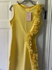 yellow dress