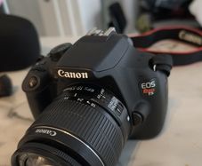 Canon EOS 1200D / Rebel T5 DSLR 18-55mm Lens  Excellent Condition