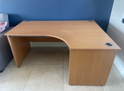 Radial Office Desk Panelled Right Hand W1600xD1200xH725mm Beech