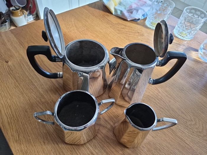 Vintage Elkington & Co Monarchy plate Art Deco Coffee pot, tea pot sugar bowl and jug