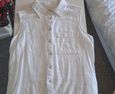 sleeveless shirt