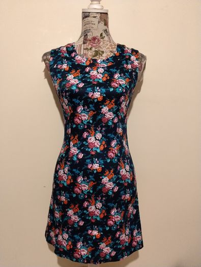 Beautiful Floral Dress, New with tags