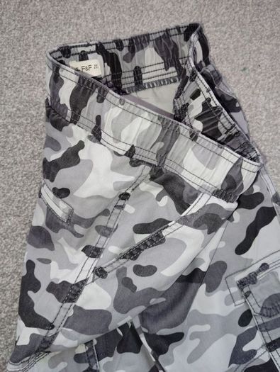 boys trousers.age8/9