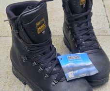 mountaineering boots