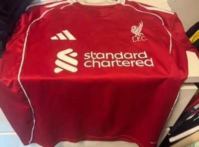Liverpool 25/26 home kit