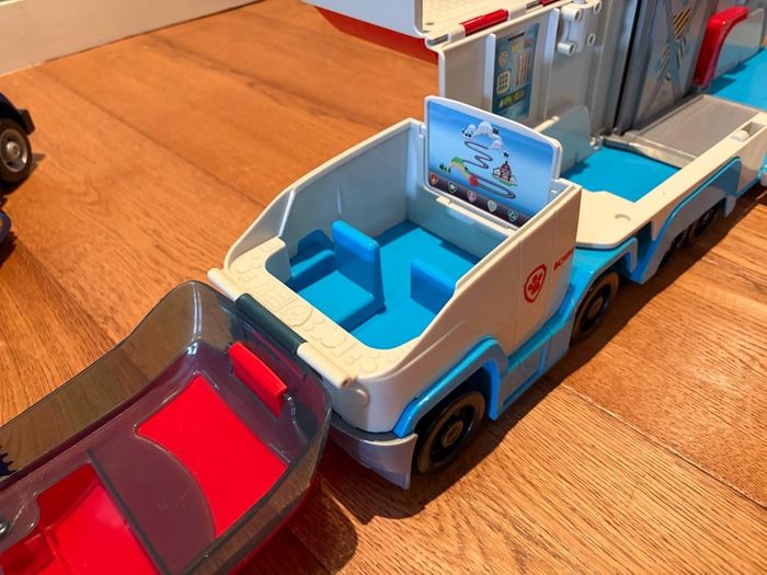 Paw Patrol bundle(Tower,  Vehicles and characters)