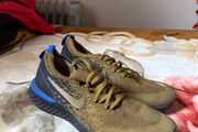 Clean Nike shoes excellent and new condition UK 9