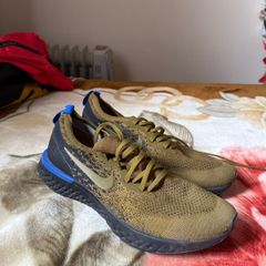 Clean Nike shoes excellent and new condition UK 9