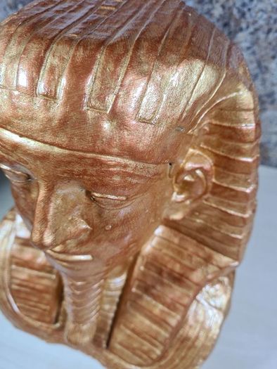 cast concrete Egyptian Pharoah Tutankhamun King Tut statue indoor outdoor ornament garden patio porch conservatory