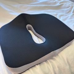 Ergonomic seat cushion