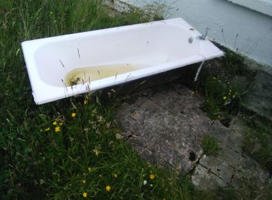 Cast bath