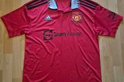 Manchester United 2022/3 home shirt size Large