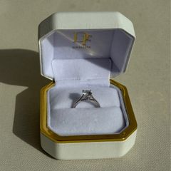 18K White Gold Round Diamond Engagement Ring Size K
