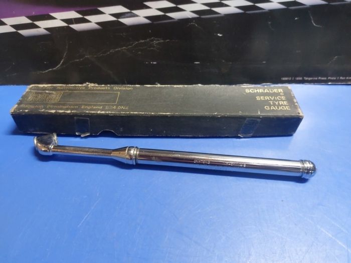 Schrader service tyre guage