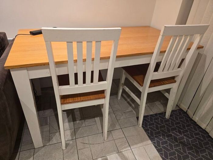 dinning table + 2 chairs