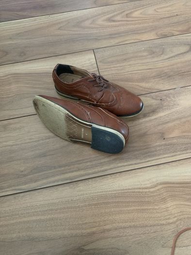 Boys brown shoes