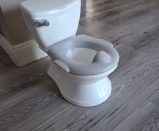 Kids training toilet