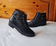Sezane axelle ankle boots Size 5 eu 38 black leather in excellent condition
