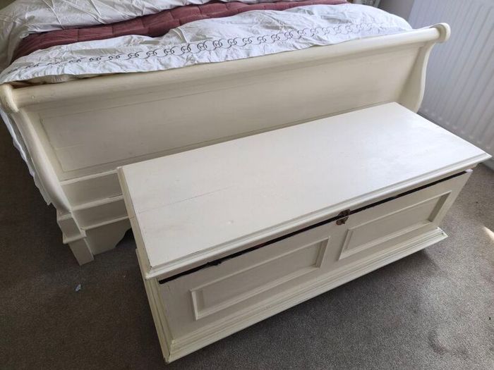 Sleigh bed, lockers and blanket box