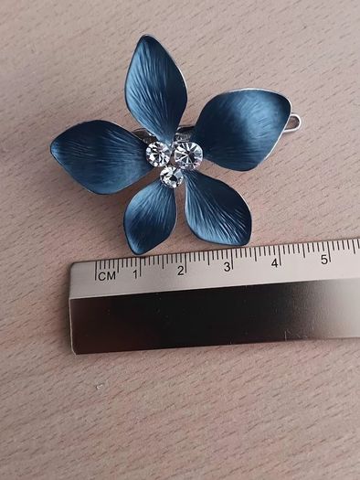 Vintage Flower Hair Clip with Rhinestones