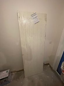 Brand New Ivory Howdens Door
