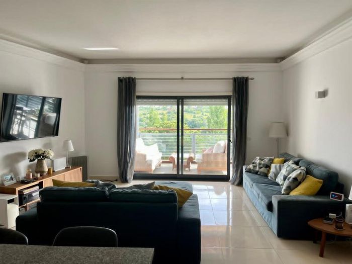Lagos - Large 3 Bed Apartment with Pool & WiFi just a short walk from the Marinaay