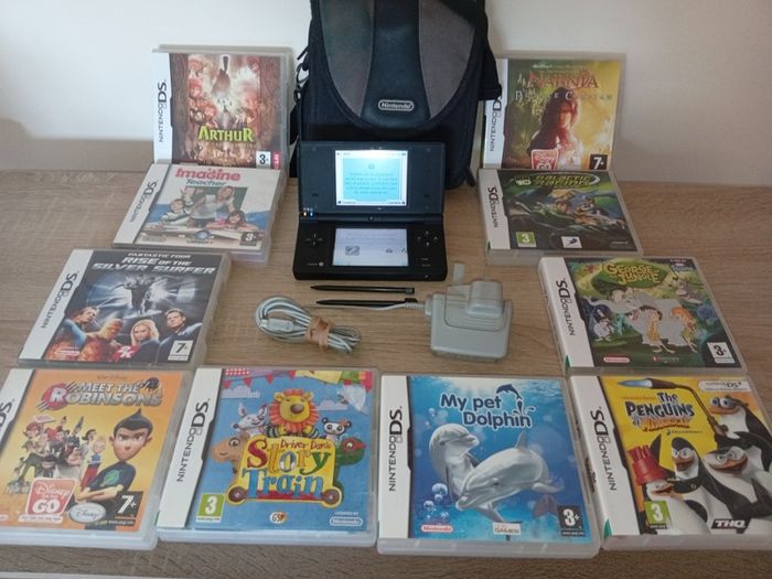 Nintendo Dsi In Black With Official Case And Ten Games Excellent Condition