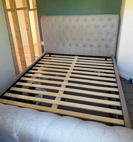 Kingsize bed frame