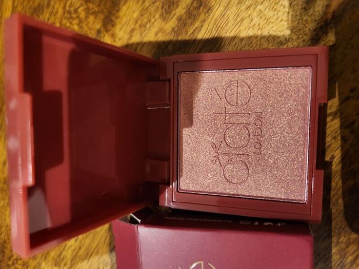 Ciate london sweet kiss illuminating blush