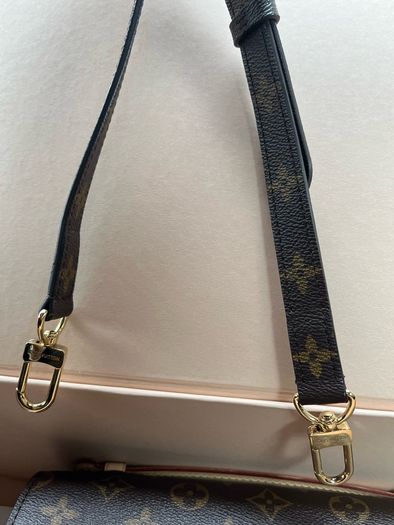 Louis Vuitton Pochette Metis handbag