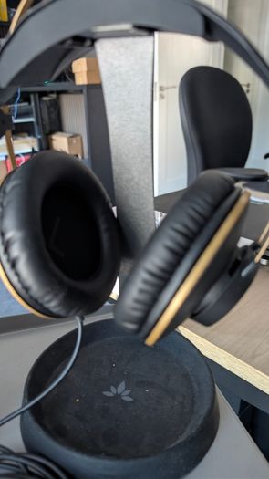 Akg K92