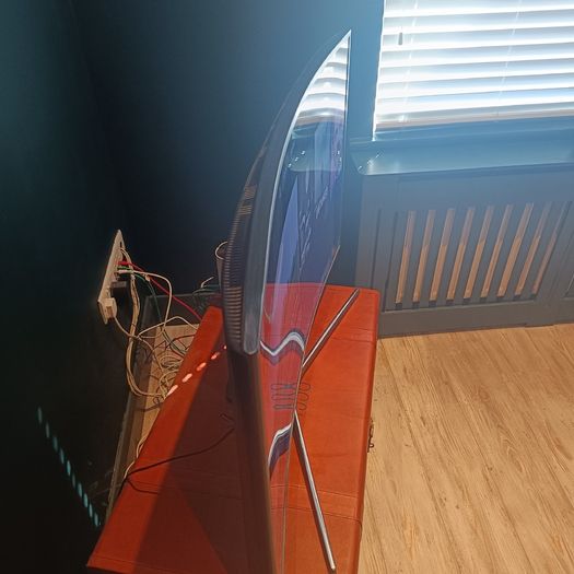 Samsung 49" Curved 4K TV