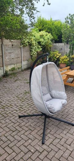 Garden swing seat