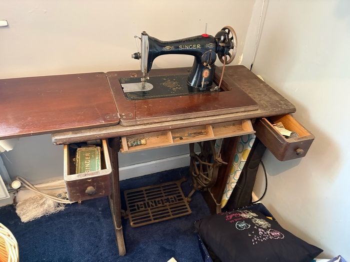 vintage singer sewing machine