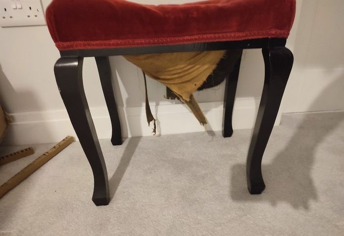 Piano seat