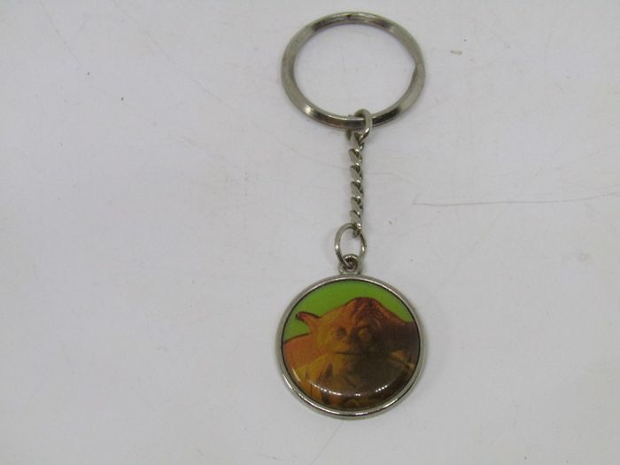 Vintage Star Wars metal key chain Yoda