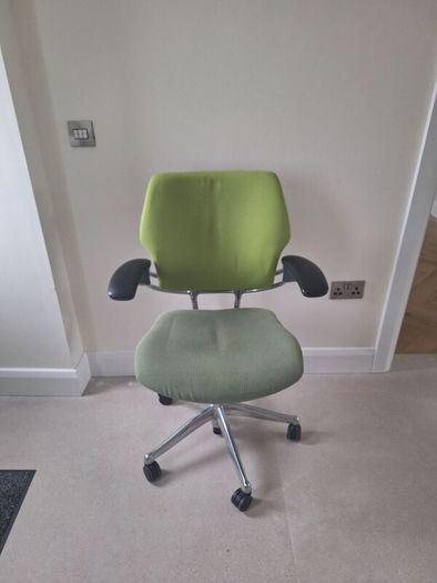 Humanscale Freedom Chair