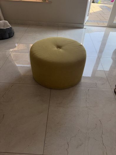 Mustard large pouffe  great condition