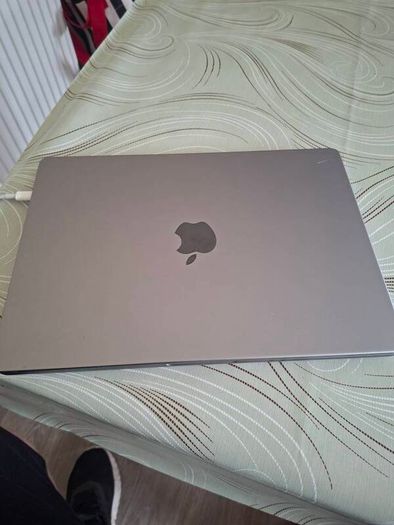 Apple MacBook Pro M1 Chip