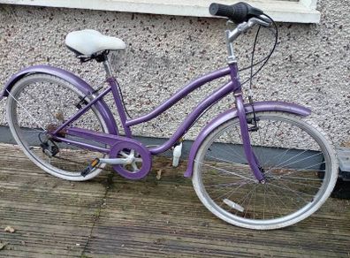 ladies retro style bicycle. 26" Wheel size