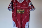2014 scarlets jersey Size small ptp 19" in good condition