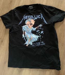 metallica t shirt