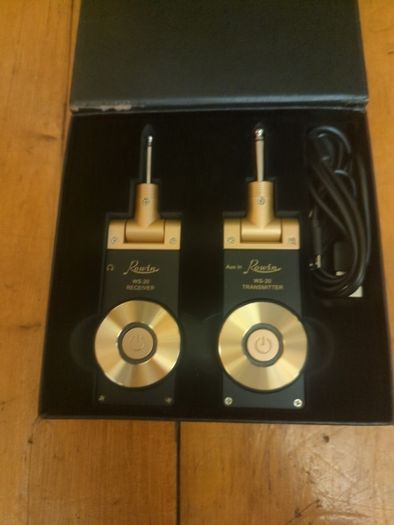 Guitar transmitter receiver set