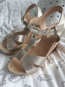 Size 5 Carvela gold wedges