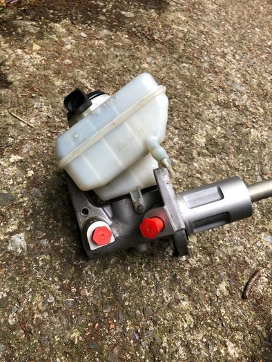 audi A4 master cylinder