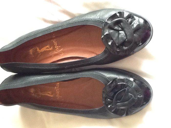Soft leather and patent wedge shoe. Size 40