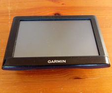 Large Garmin sat nav