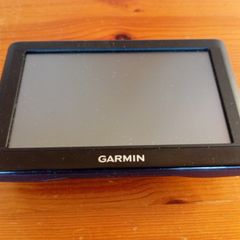 Large Garmin sat nav