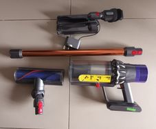 dyson v10 in great condition after full service done with fresh filter plus 2 motorheads