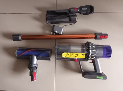 dyson v10 in great condition after full service done with fresh filter